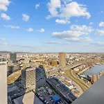 34th Floor - Touch The Clouds In The Tallest Building In Eurovea Lejlighed *