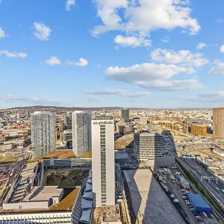 Apartment 34th Floor - Touch The Clouds In The Tallest Building In Eurovea Bratislava