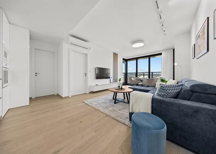 34th Floor - Touch The Clouds In The Tallest Building In Eurovea * Bratislava