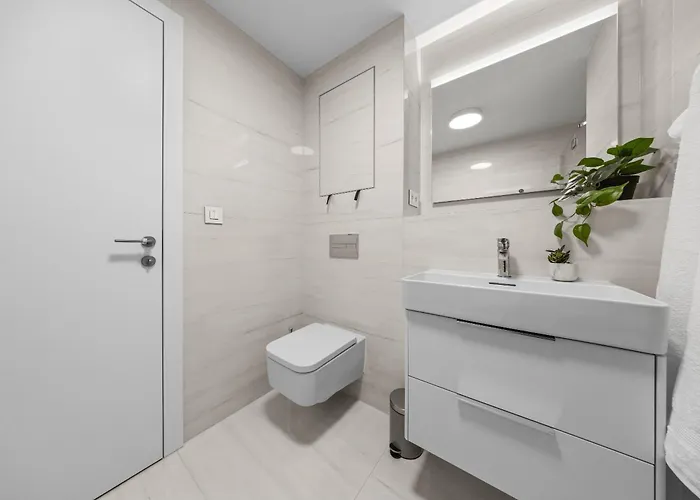 34th Floor - Touch The Clouds In The Tallest Building In Eurovea *