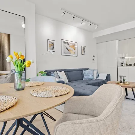 34th Floor - Touch The Clouds In The Tallest Building In Eurovea *