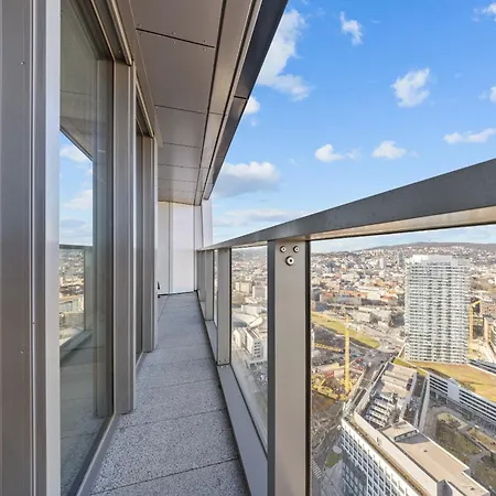 Apartment 34th Floor - Touch The Clouds In The Tallest Building In Eurovea