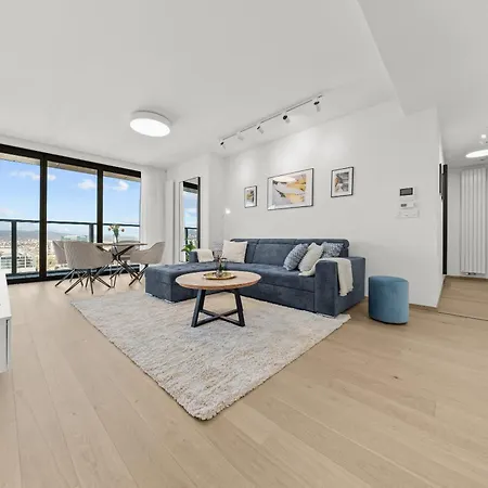 Apartment 34th Floor - Touch The Clouds In The Tallest Building In Eurovea