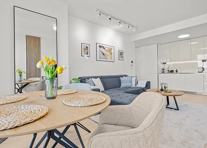 34th Floor - Touch The Clouds In The Tallest Building In Eurovea *