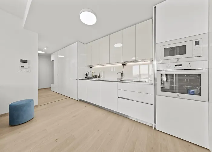 Apartment 34th Floor - Touch The Clouds In The Tallest Building In Eurovea Pressburg