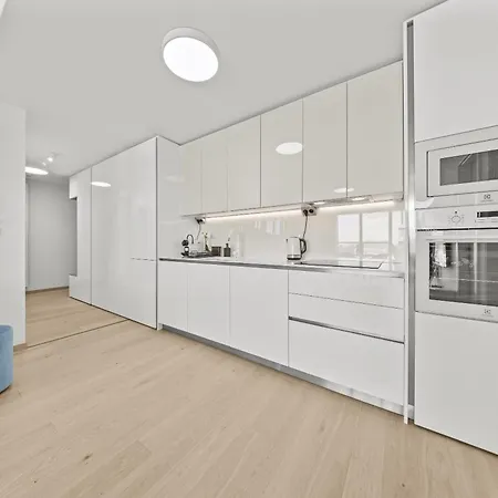 Апартаменти 34th Floor - Touch The Clouds In The Tallest Building In Eurovea Братислава