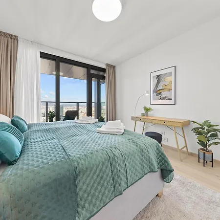 34th Floor - Touch The Clouds In The Tallest Building In Eurovea * Братислава